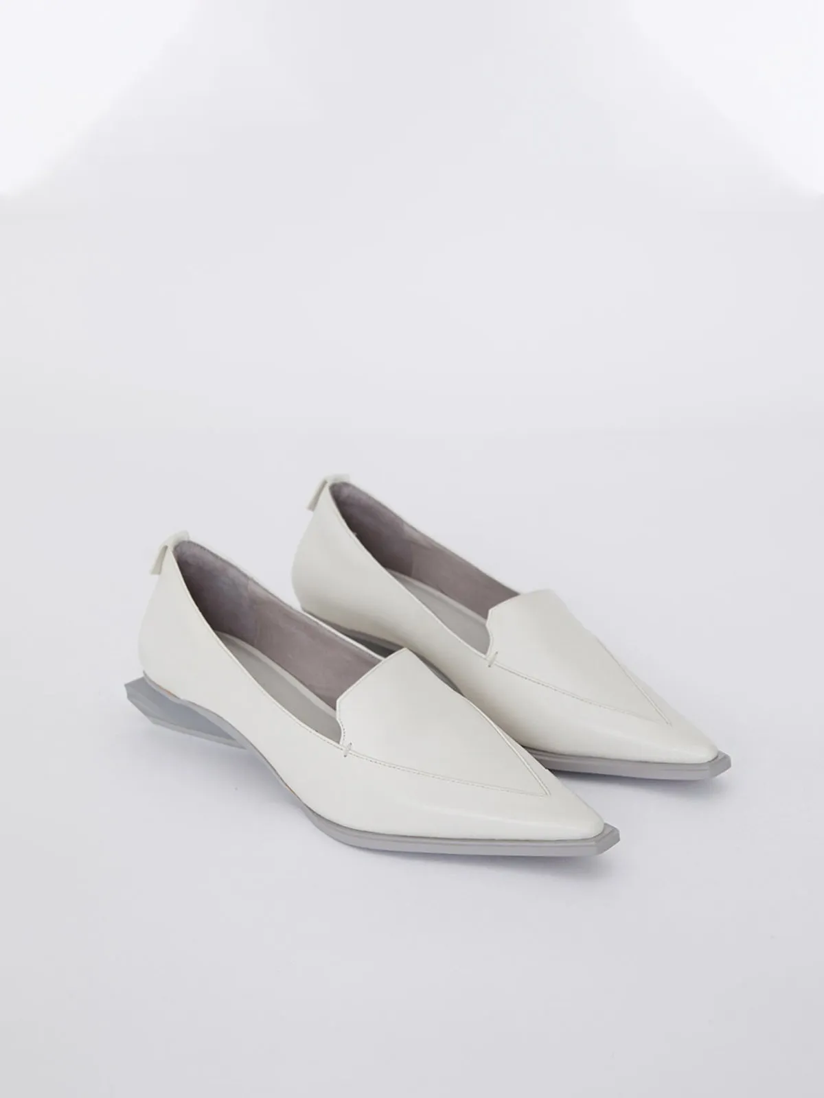 Nuogic Noakan Lake Pointed Toe Low Heel Loafers - White