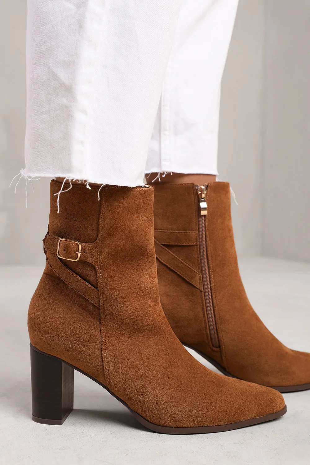 WINTER WIDE FIT BLOCK HEEL BOOT WITH BUCKLE DETAIL IN COGNAC SUEDE